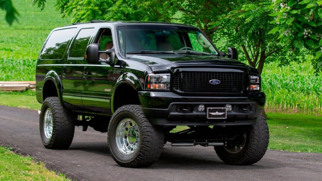 The Ford Excursion is the Biggest and Baddest SUV You Forgot About